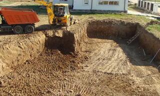 Рытье котлованов под фундамент в Георгиевске – цена от 2561 руб. за м3 | 2Землекопа-Грг